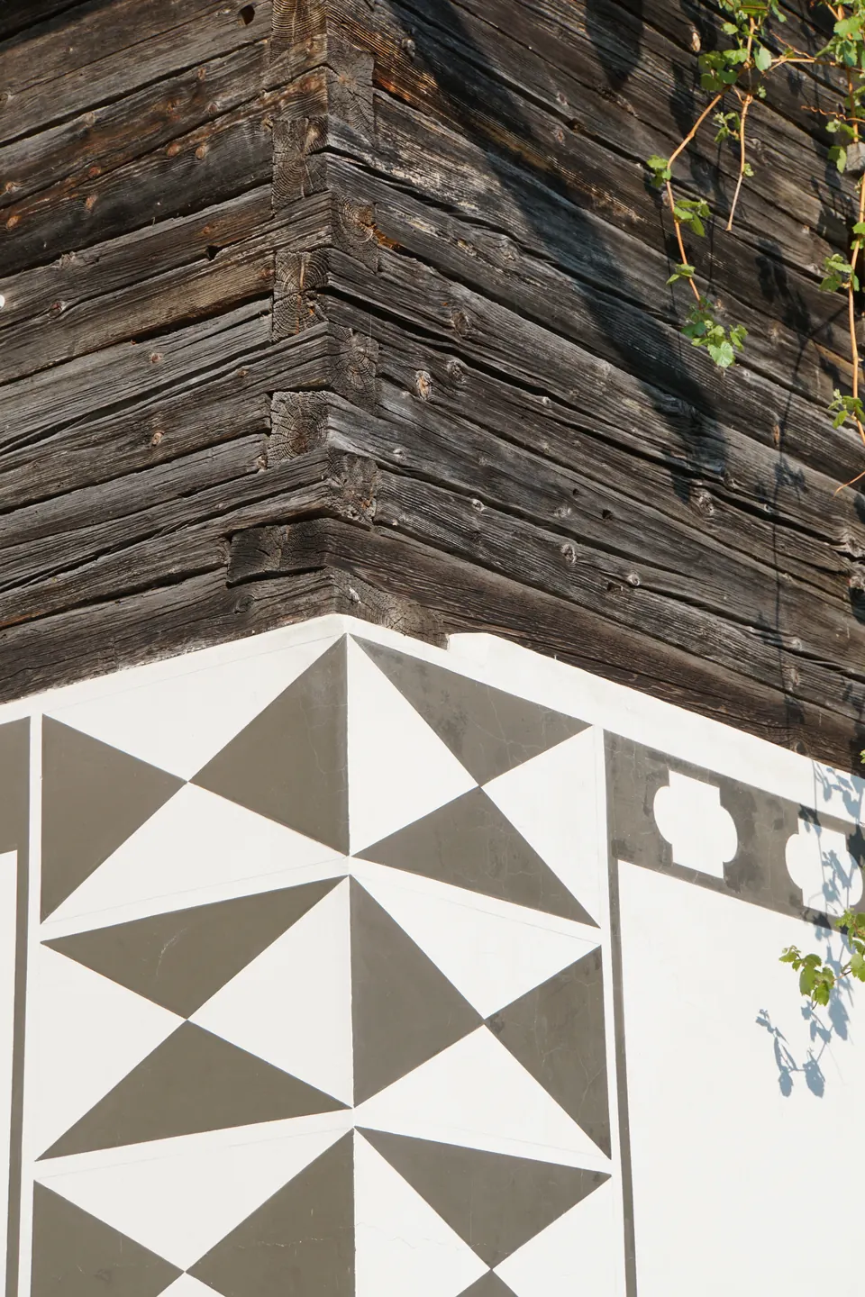 Pseudosgraffito an der Hausecke