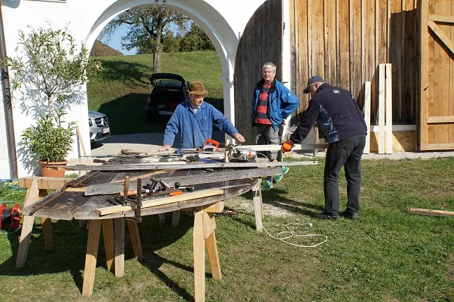 Reparatur des Hoftors