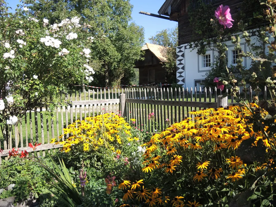 Bauerngartl mit Hanichlzaun