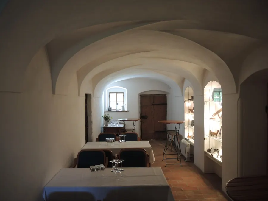 Das historische Vorhaus, bestuhlt