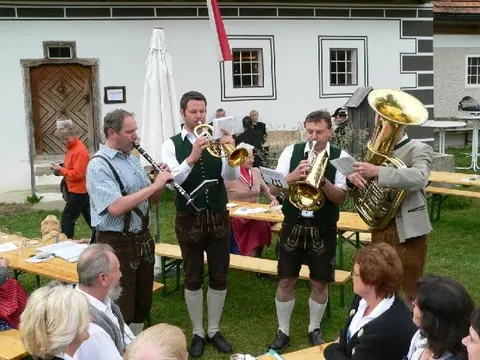 Blasmusik vor dem Eggerhaus