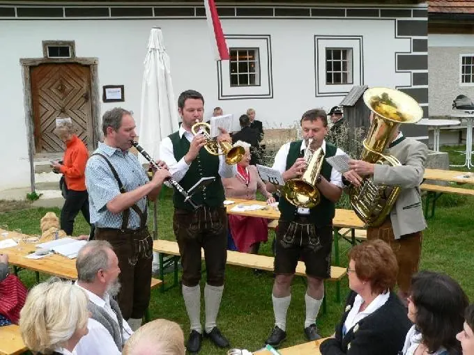 Brass band in front of the Eggerhaus
