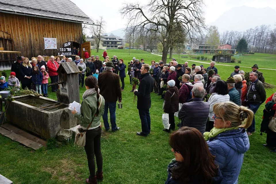Besucher bei der Palmweihe